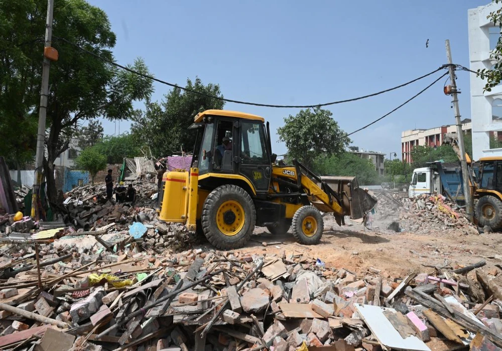 Big Breaking | MCD Pauses Bhalswa Dairy Colony Demolitions Amidst Widespread Protests Big Breaking | MCD Pauses Bhalswa Dairy Colony Demolitions Amidst Widespread Protests